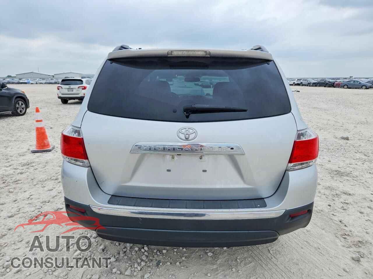 TOYOTA HIGHLANDER 2013 - 5TDZK3EH7DS133620
