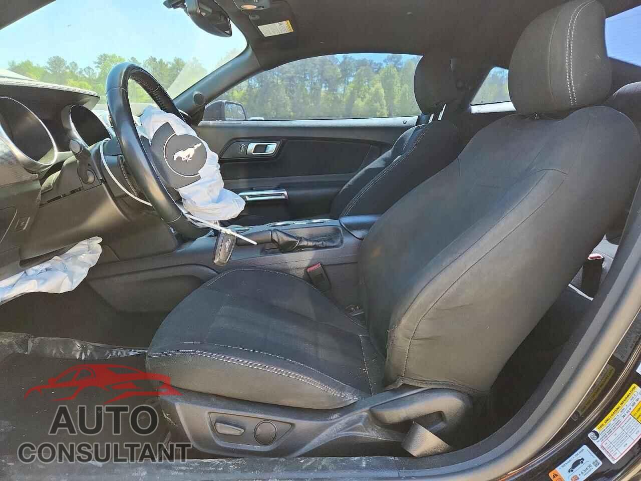 FORD MUSTANG 2020 - 1FA6P8CF2L5185377