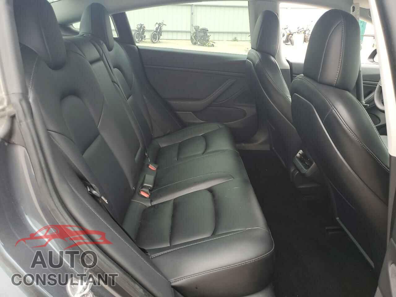 TESLA MODEL 3 2021 - 5YJ3E1EBXMF869307