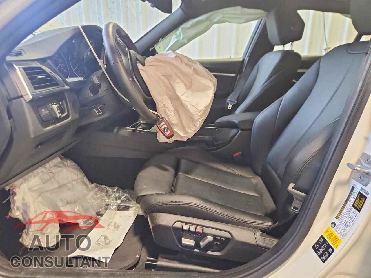 BMW 3 SERIES 2018 - WBA8D9G54JNU72569