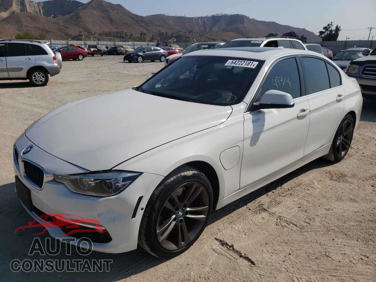 BMW 3 SERIES 2017 - WBA8E1C50HK895228