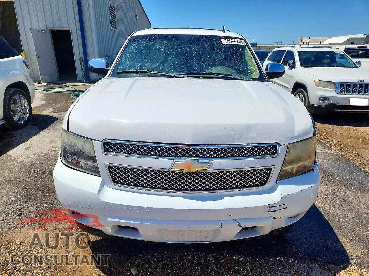 CHEVROLET SUBURBAN 2011 - 1GNSCKE04BR289281