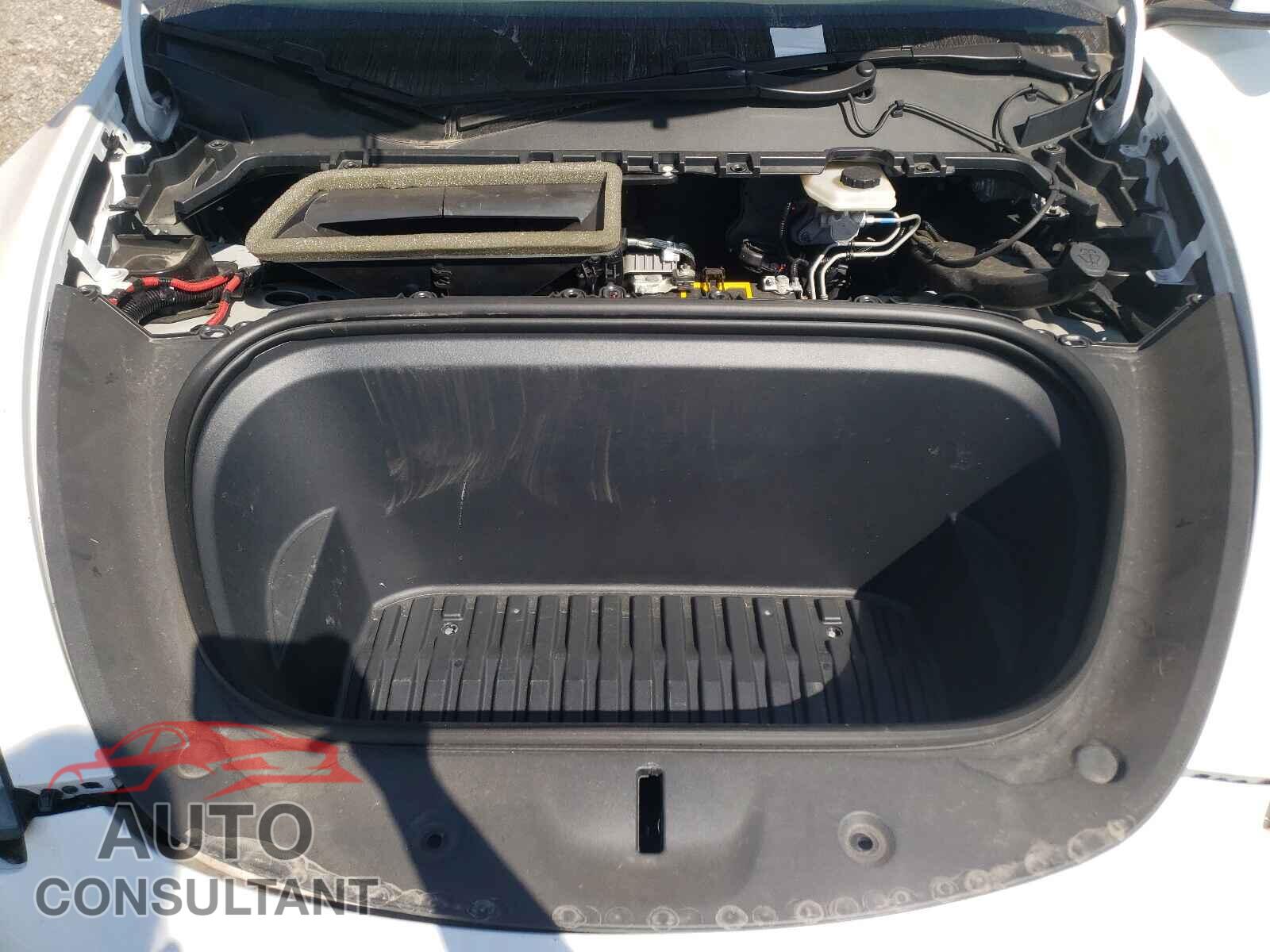 TESLA MODEL Y 2021 - 5YJYGDEEXMF075340