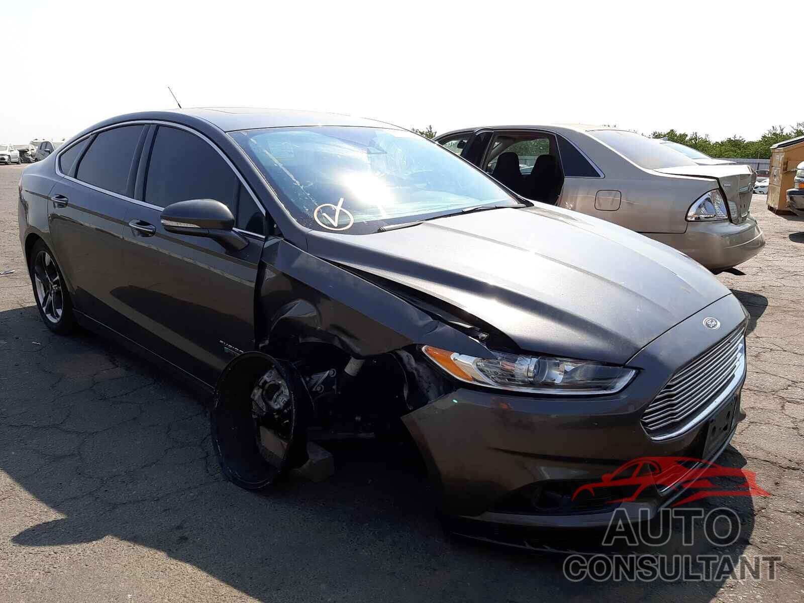 FORD FUSION 2016 - 3FA6P0SU2GR329563