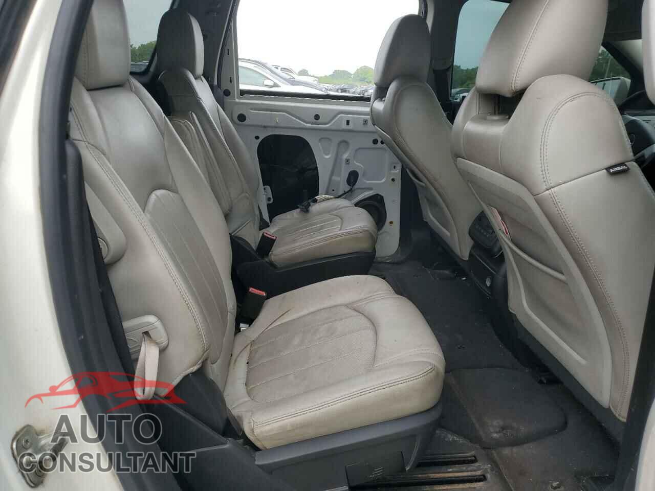 CHEVROLET TRAVERSE 2011 - 1GNKVLED7BJ387500
