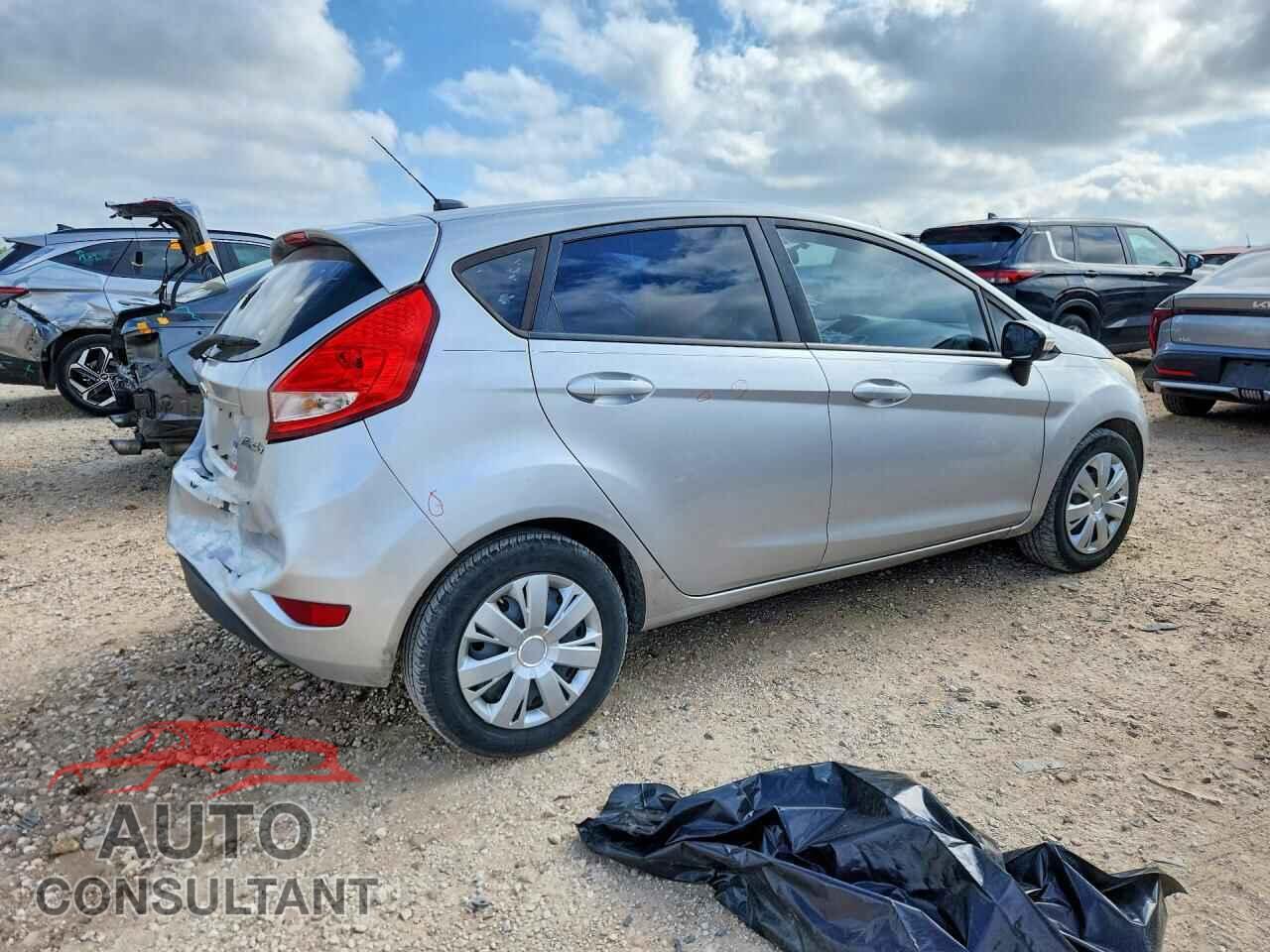 FORD FIESTA 2013 - 3FADP4EJ2DM162808