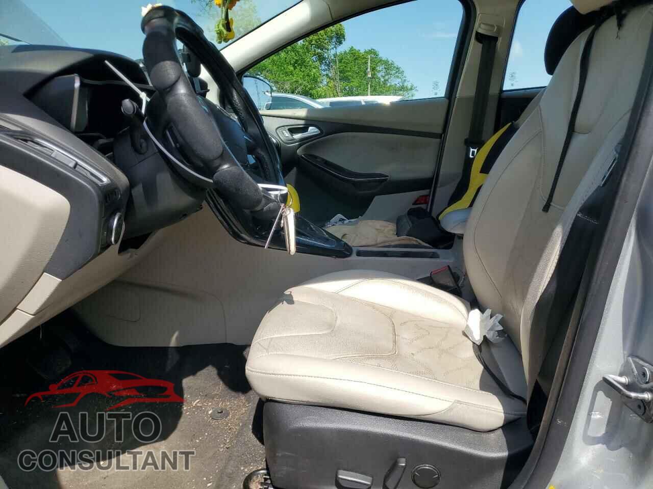 FORD FOCUS 2018 - 1FADP3R47JL225963