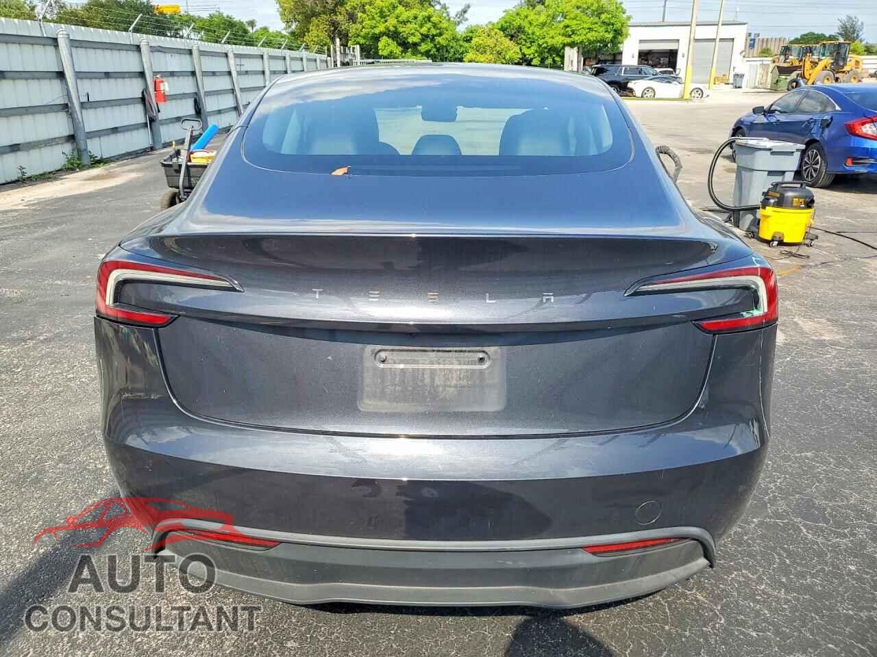 TESLA MODEL 3 2024 - 5YJ3E1EA8RF855694