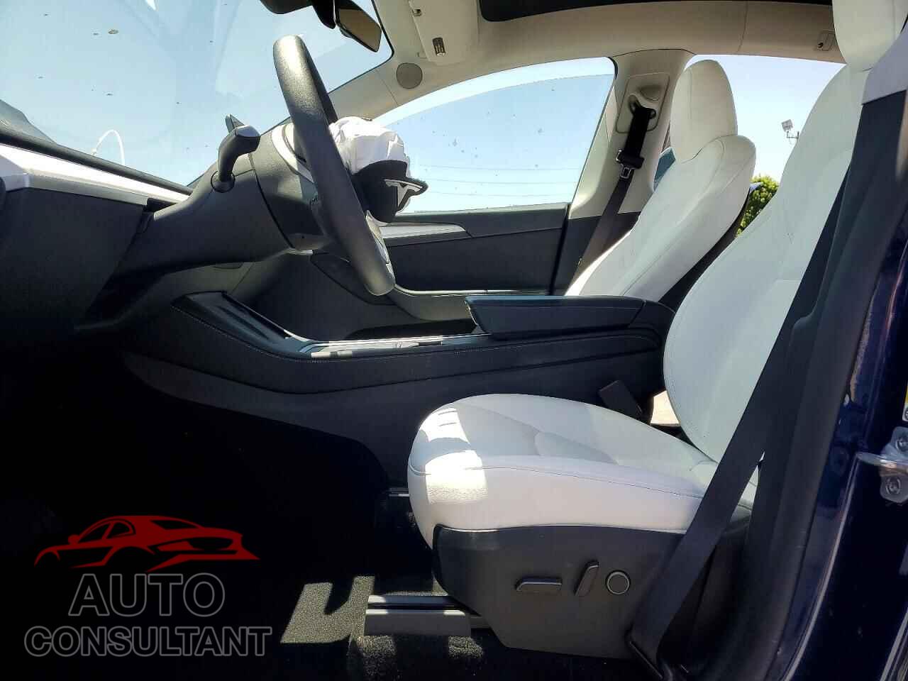 TESLA MODEL Y 2024 - 7SAYGDED8RF153681