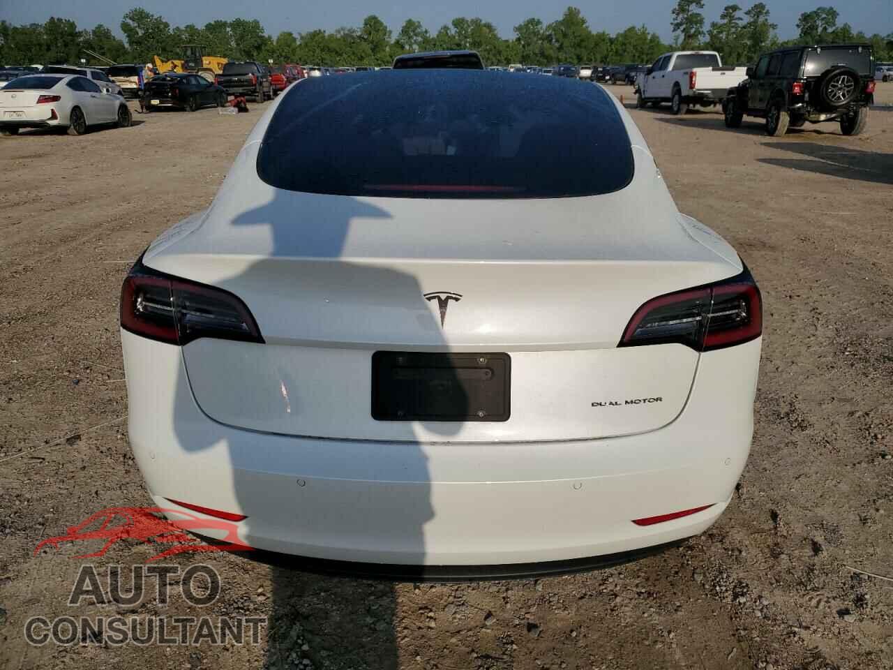 TESLA MODEL 3 2021 - 5YJ3E1EB7MF044096