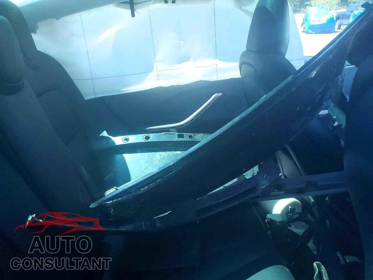 TESLA MODEL 3 2024 - 5YJ3E1EA4RF749422