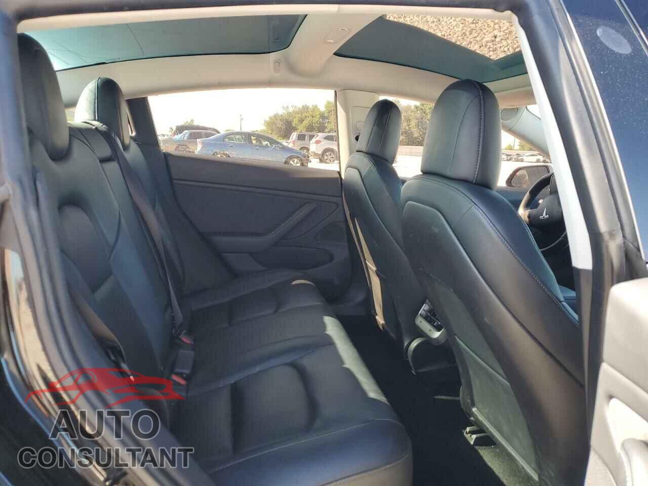 TESLA MODEL 3 2019 - 5YJ3E1EA7KF331054