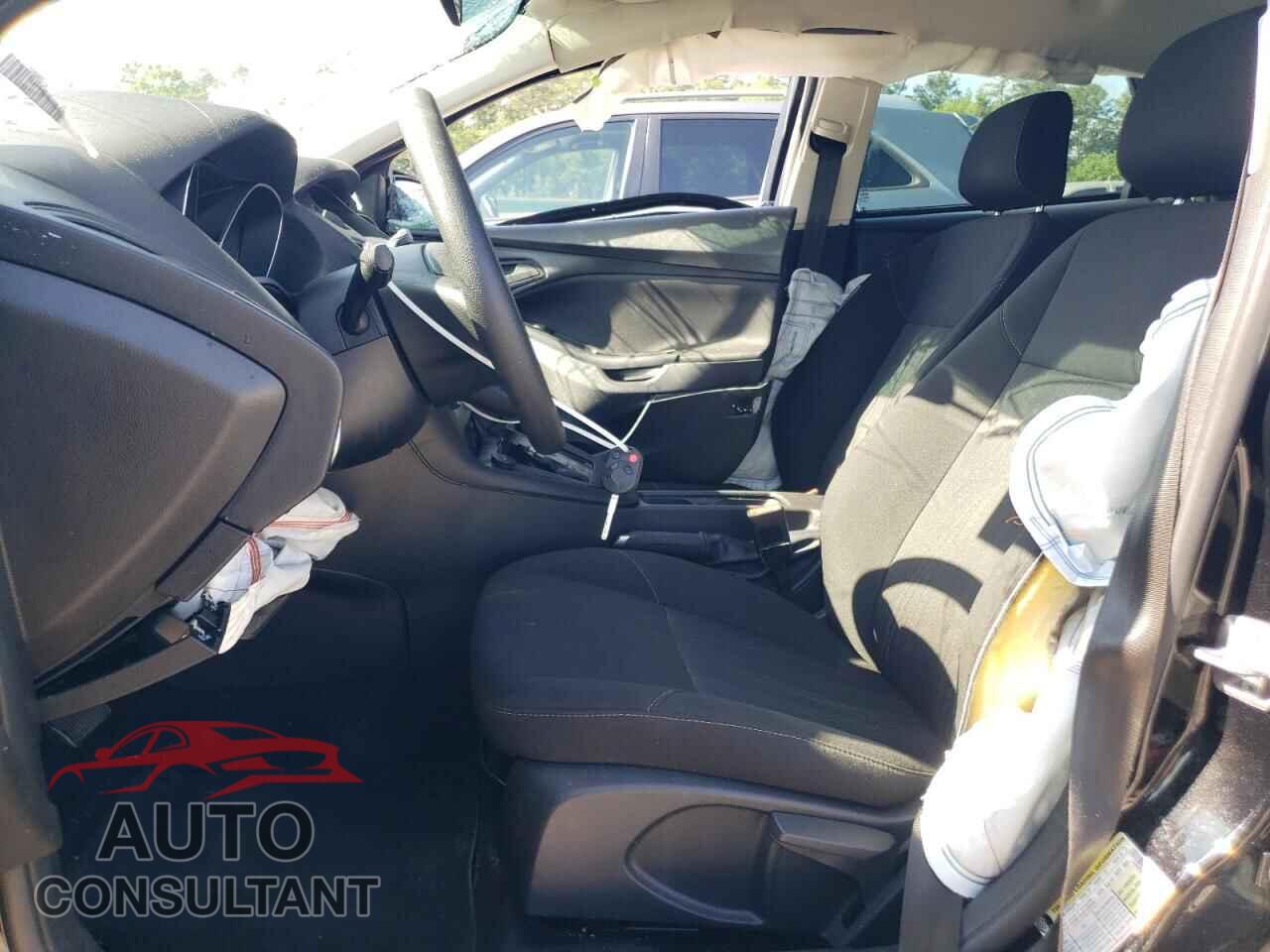 FORD FOCUS 2018 - 1FADP3E24JL201155