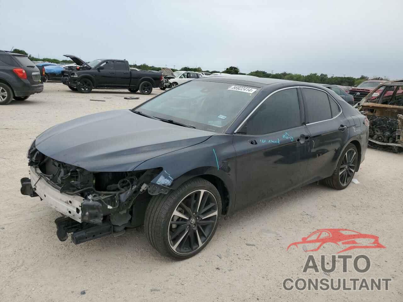 TOYOTA CAMRY 2018 - 4T1B61HK3JU633701