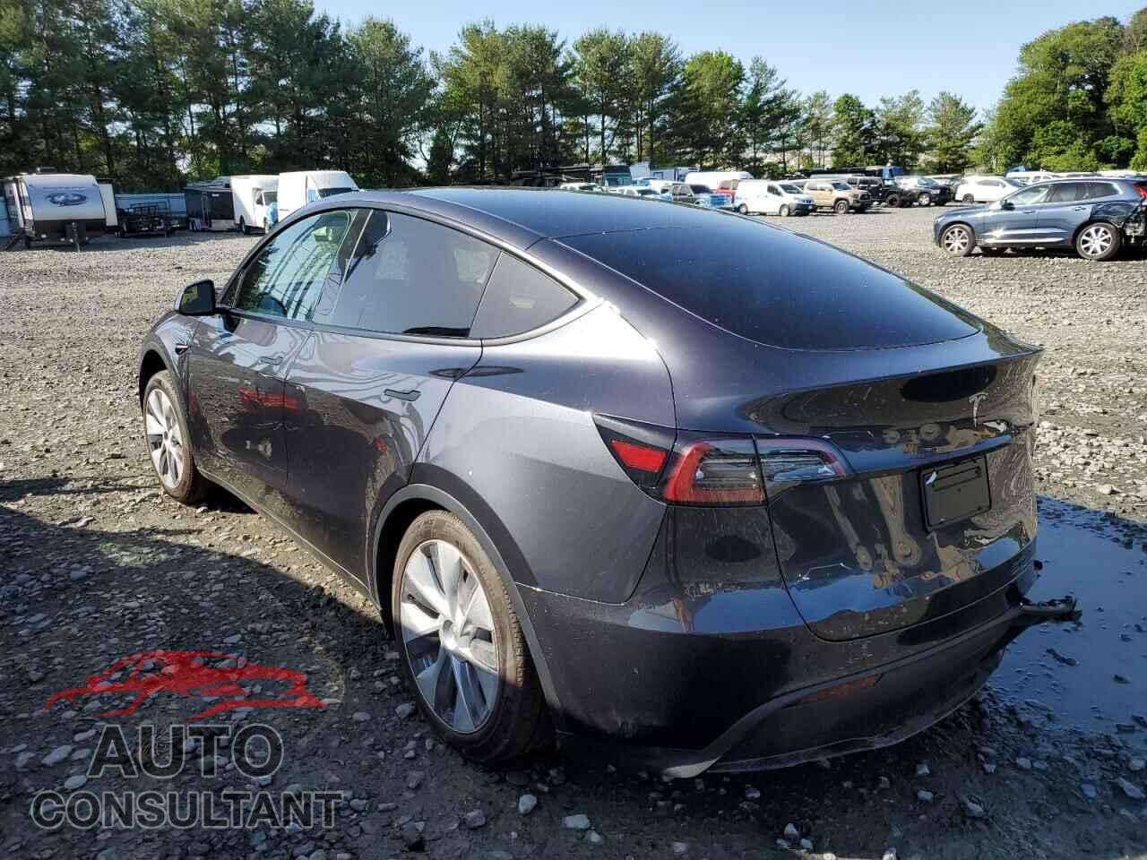 TESLA MODEL Y 2024 - 7SAYGDEE2RA283588