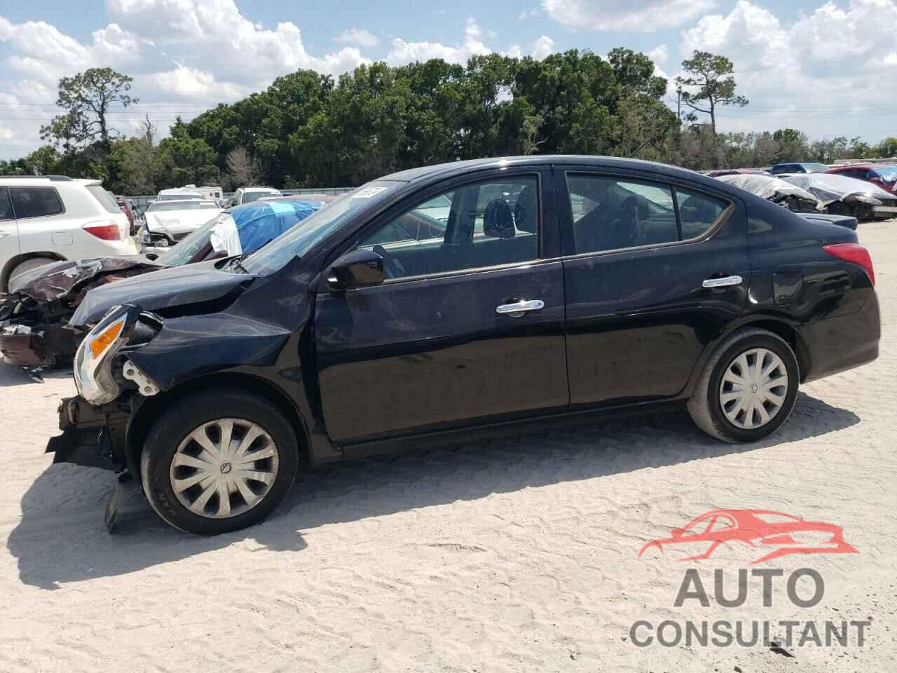 NISSAN VERSA 2018 - 3N1CN7AP5JL800870