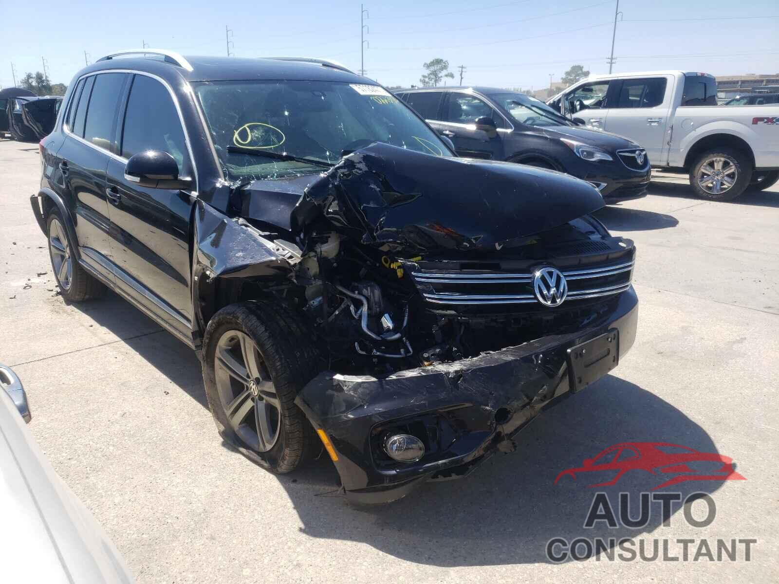 VOLKSWAGEN TIGUAN 2017 - WVGTV7AX5HK022350