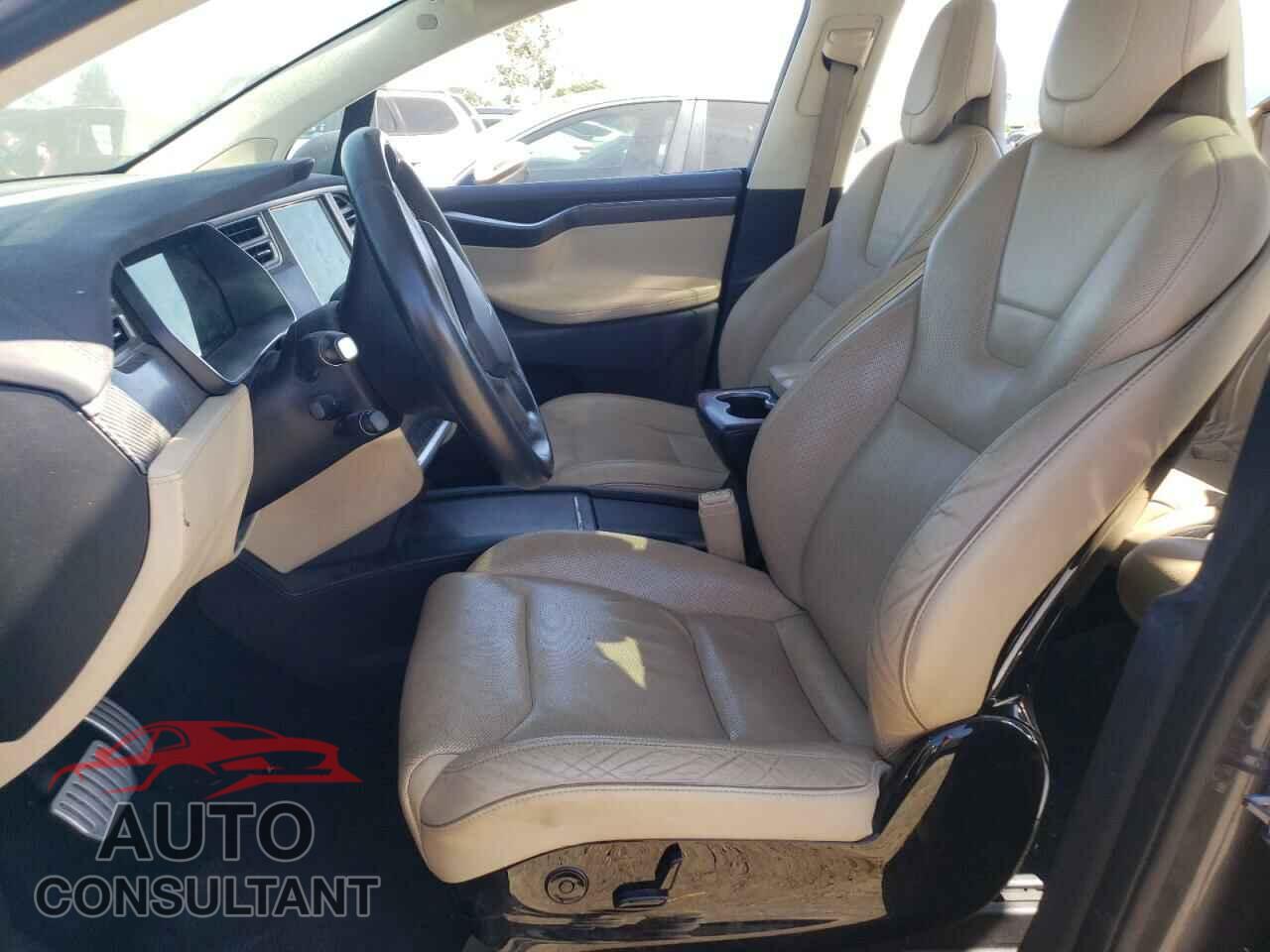 TESLA MODEL X 2016 - 5YJXCAE42GF001086