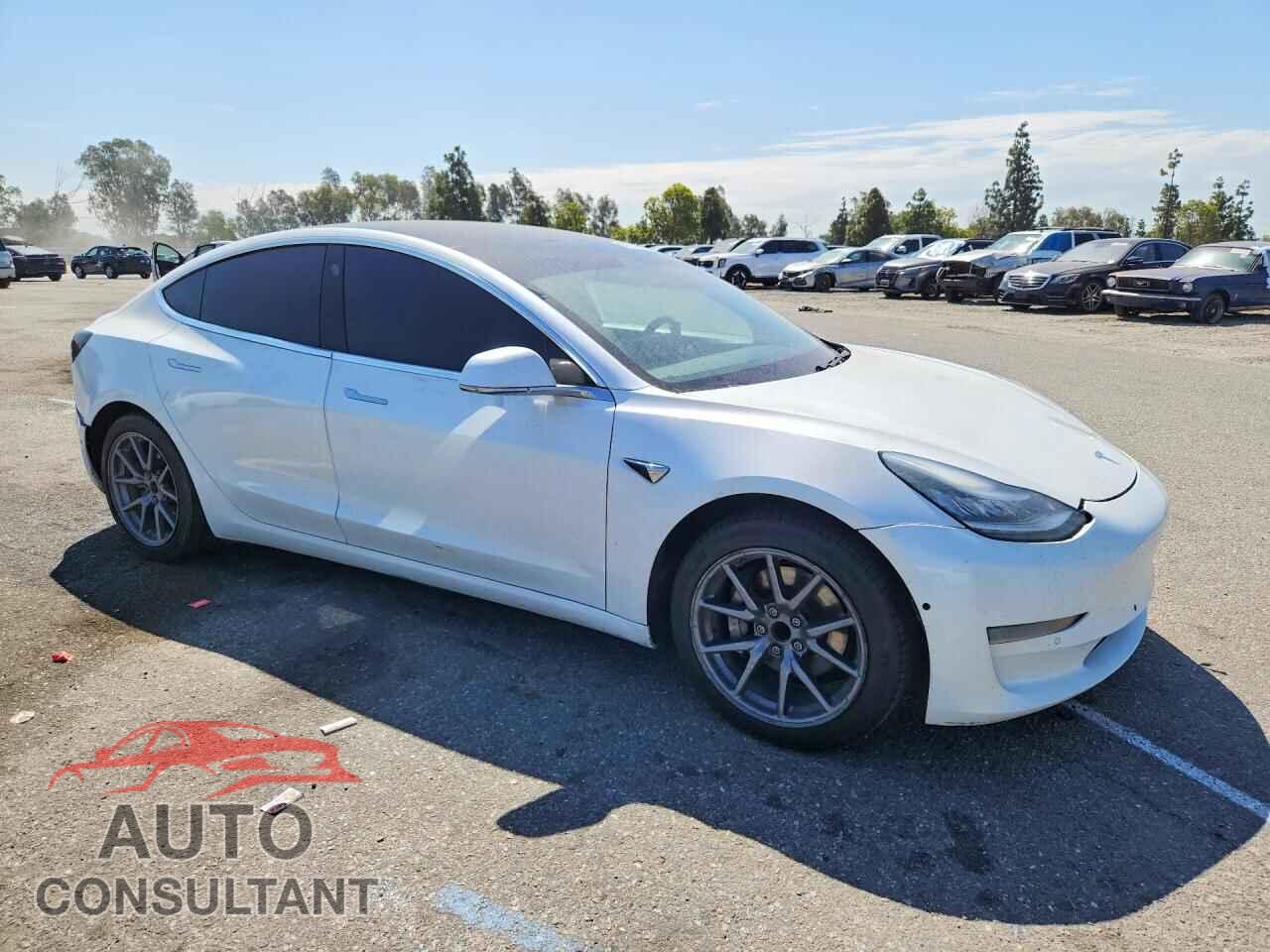 TESLA MODEL 3 2020 - 5YJ3E1EA5LF669876