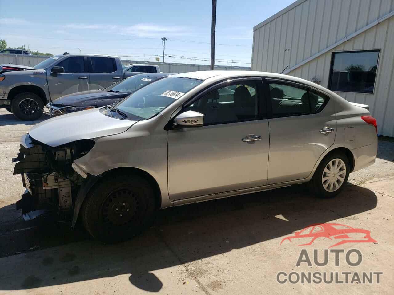 NISSAN VERSA 2018 - 3N1CN7AP1JK407941