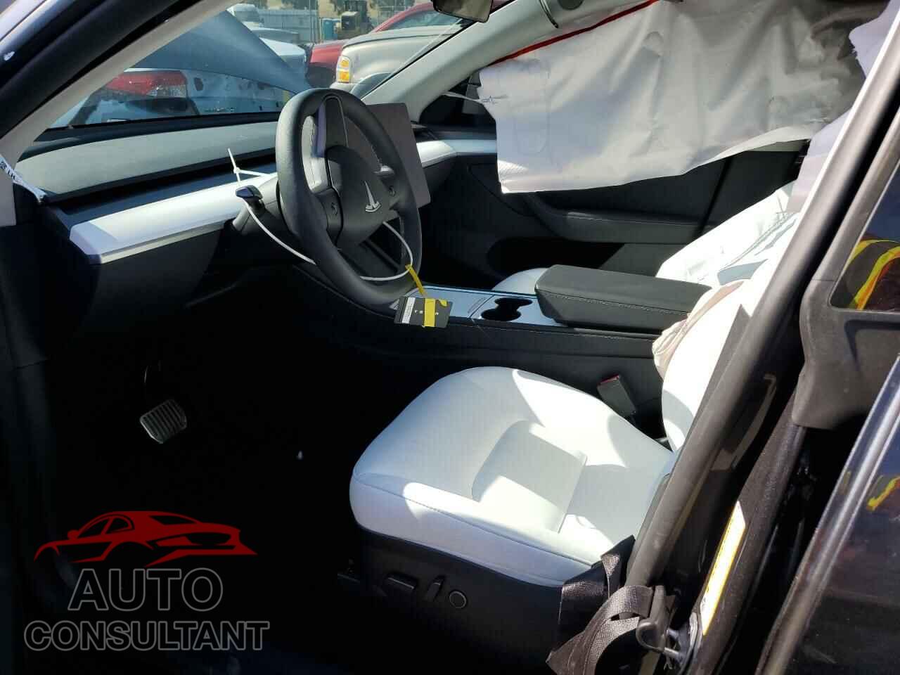 TESLA MODEL Y 2024 - 7SAYGDEE2RF984845