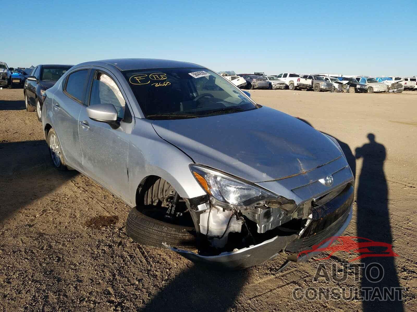TOYOTA YARIS 2017 - 3MYDLBYV6HY161802