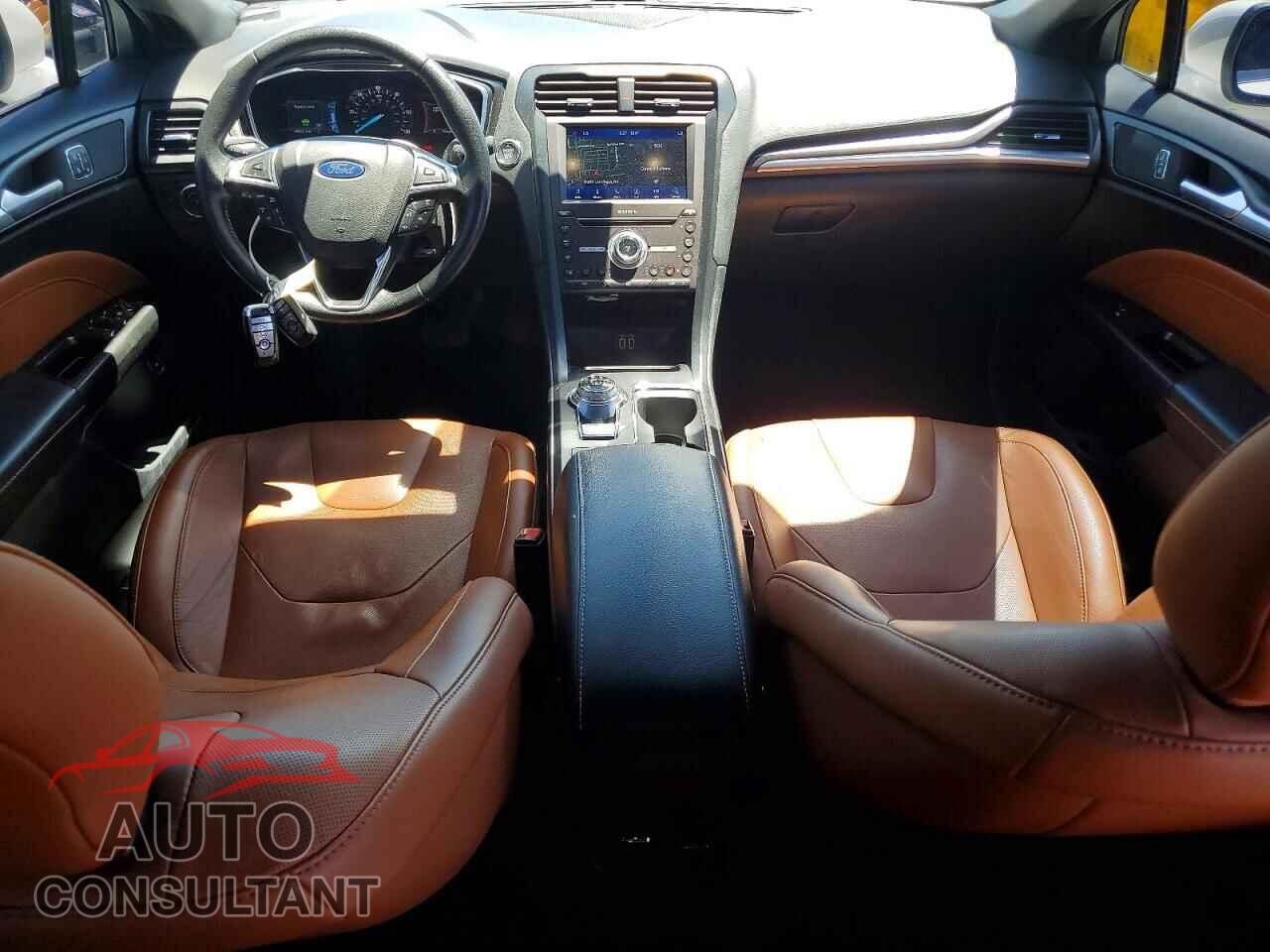 FORD FUSION 2019 - 3FA6P0SU3KR200837