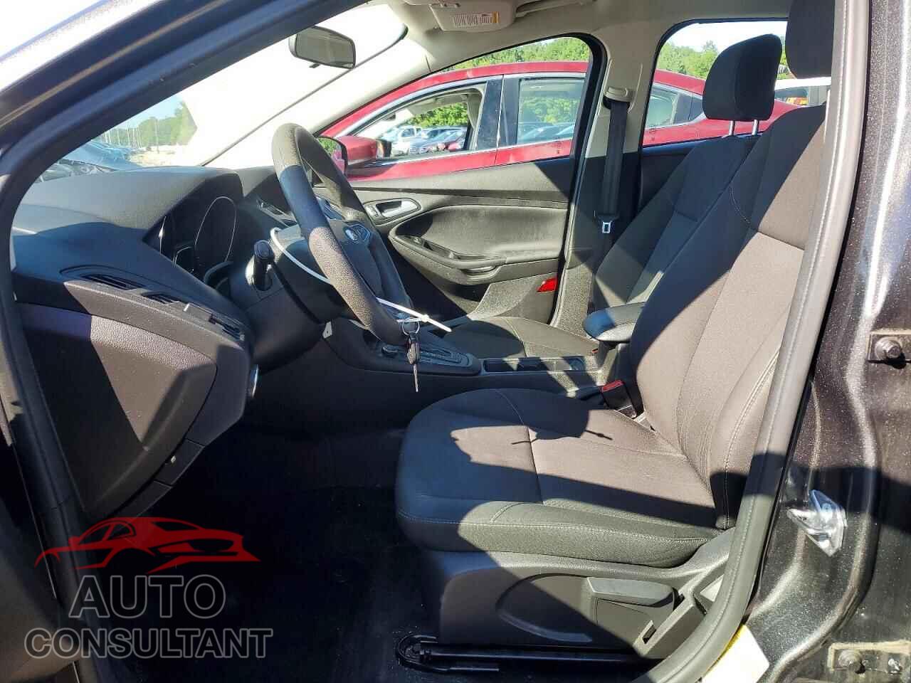 FORD FOCUS 2017 - 1FADP3F28HL250576