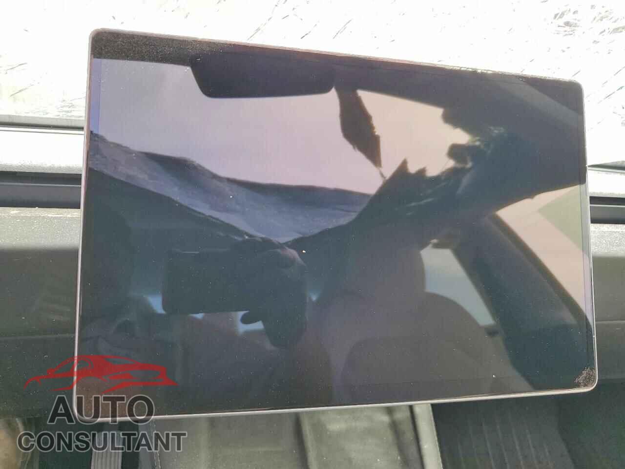 TESLA MODEL 3 2025 - 5YJ3E1EA2SF922294