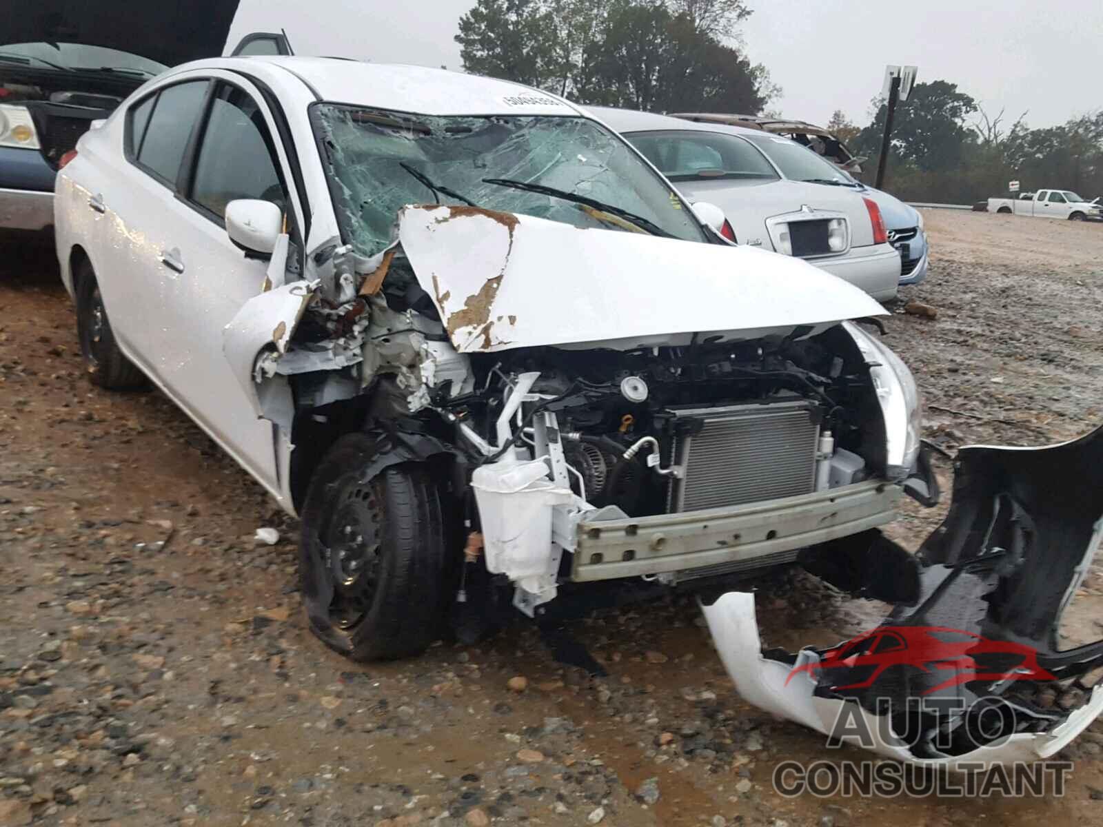 NISSAN VERSA 2018 - 3N1CN7AP2JL831736