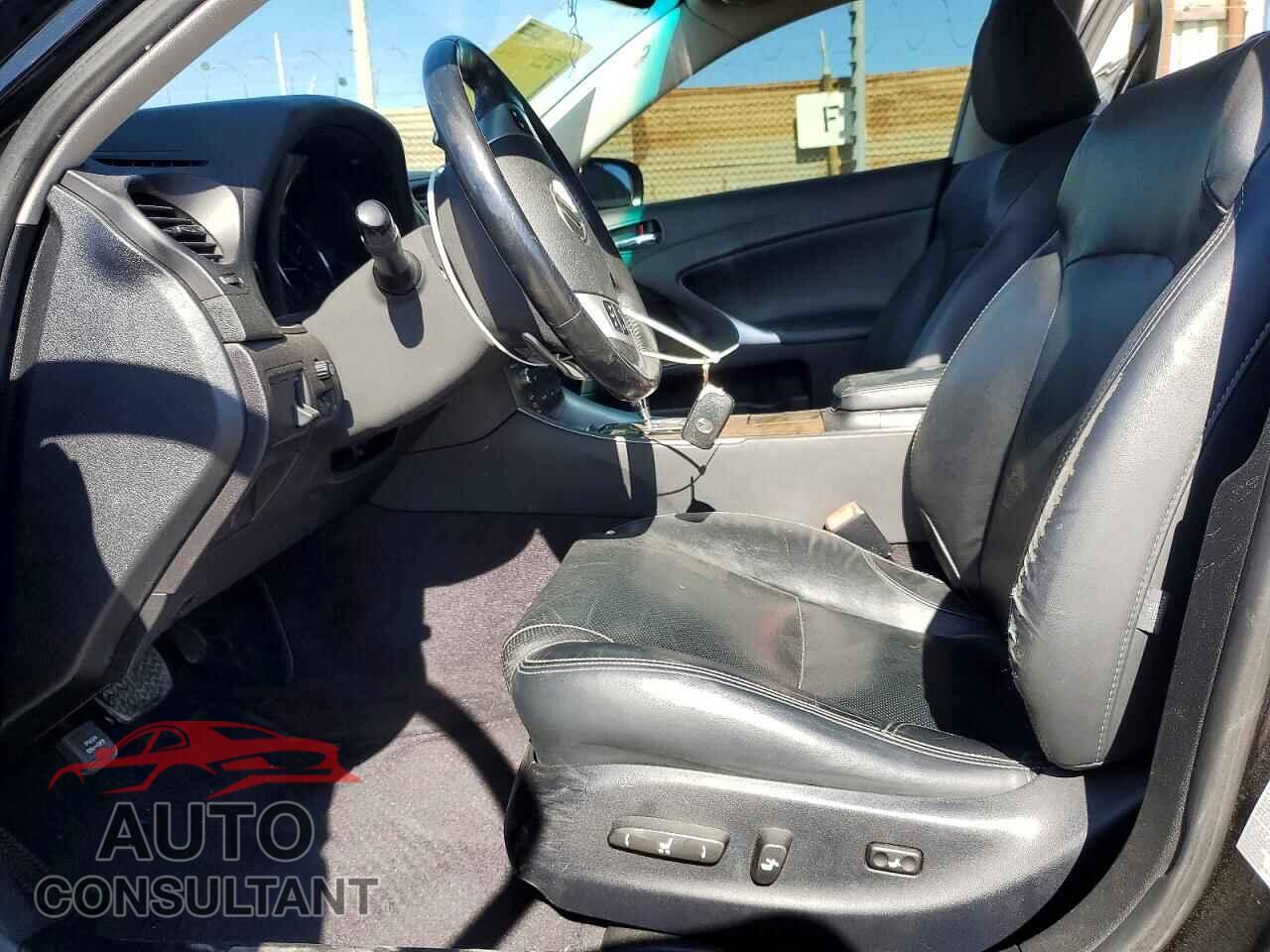 LEXUS IS 2011 - JTHBF5C21B5143349