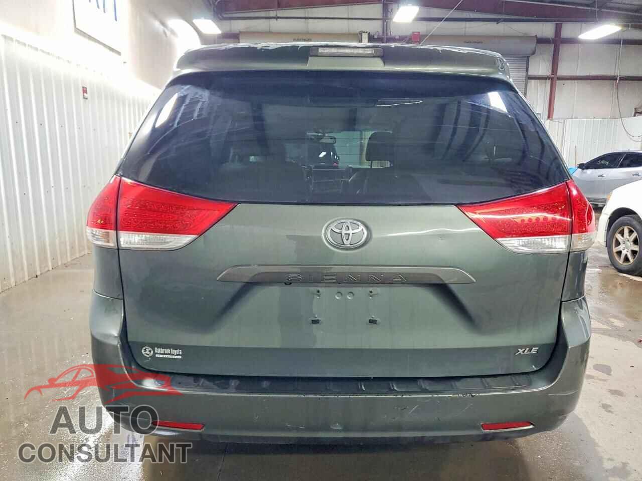 TOYOTA SIENNA 2013 - 5TDYK3DC8DS361305