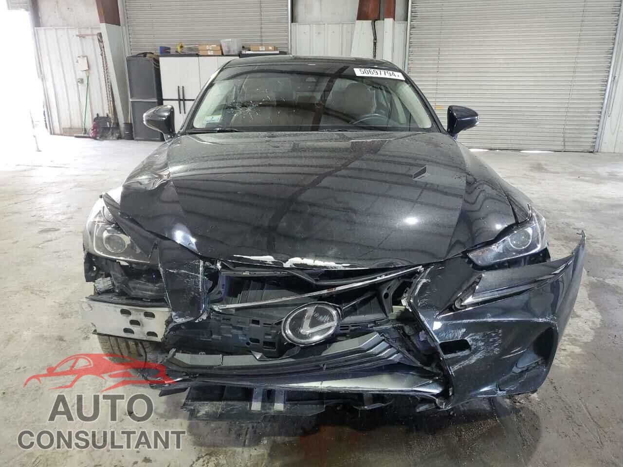 LEXUS IS 2018 - JTHC81D20J5030108