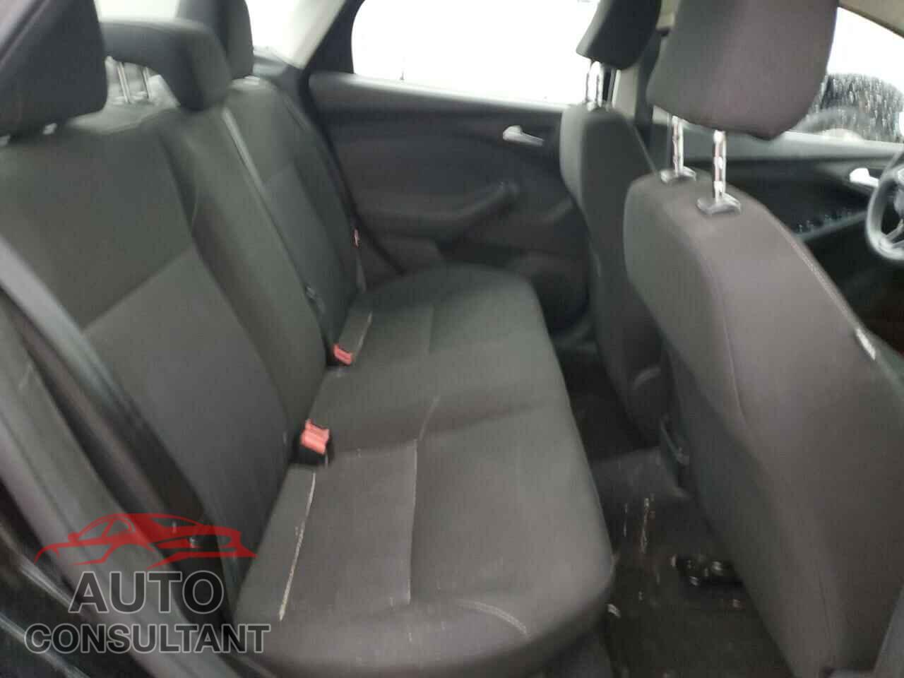 FORD FOCUS 2016 - 1FADP3F28GL229452