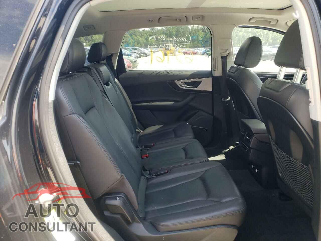 AUDI Q7 2018 - WA1LHAF72JD014874