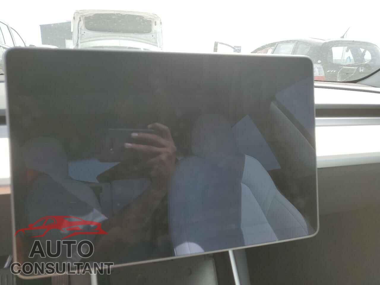 TESLA MODEL 3 2020 - 5YJ3E1EB5LF669014