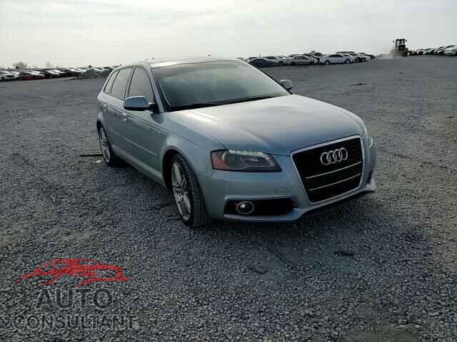 AUDI A3 2013 - WAUKJAFM5DA008064