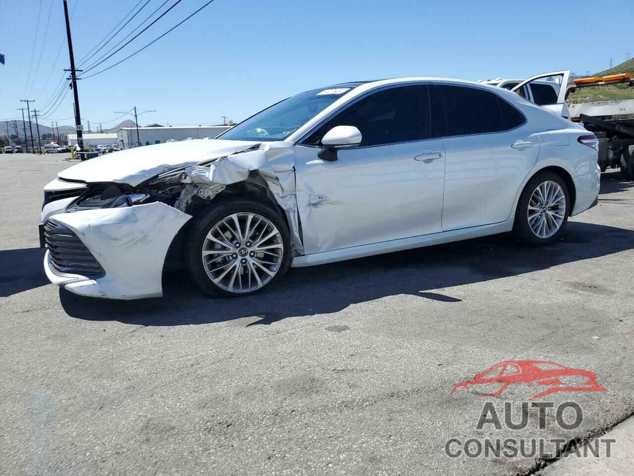 TOYOTA CAMRY 2019 - 4T1B11HK0KU680443