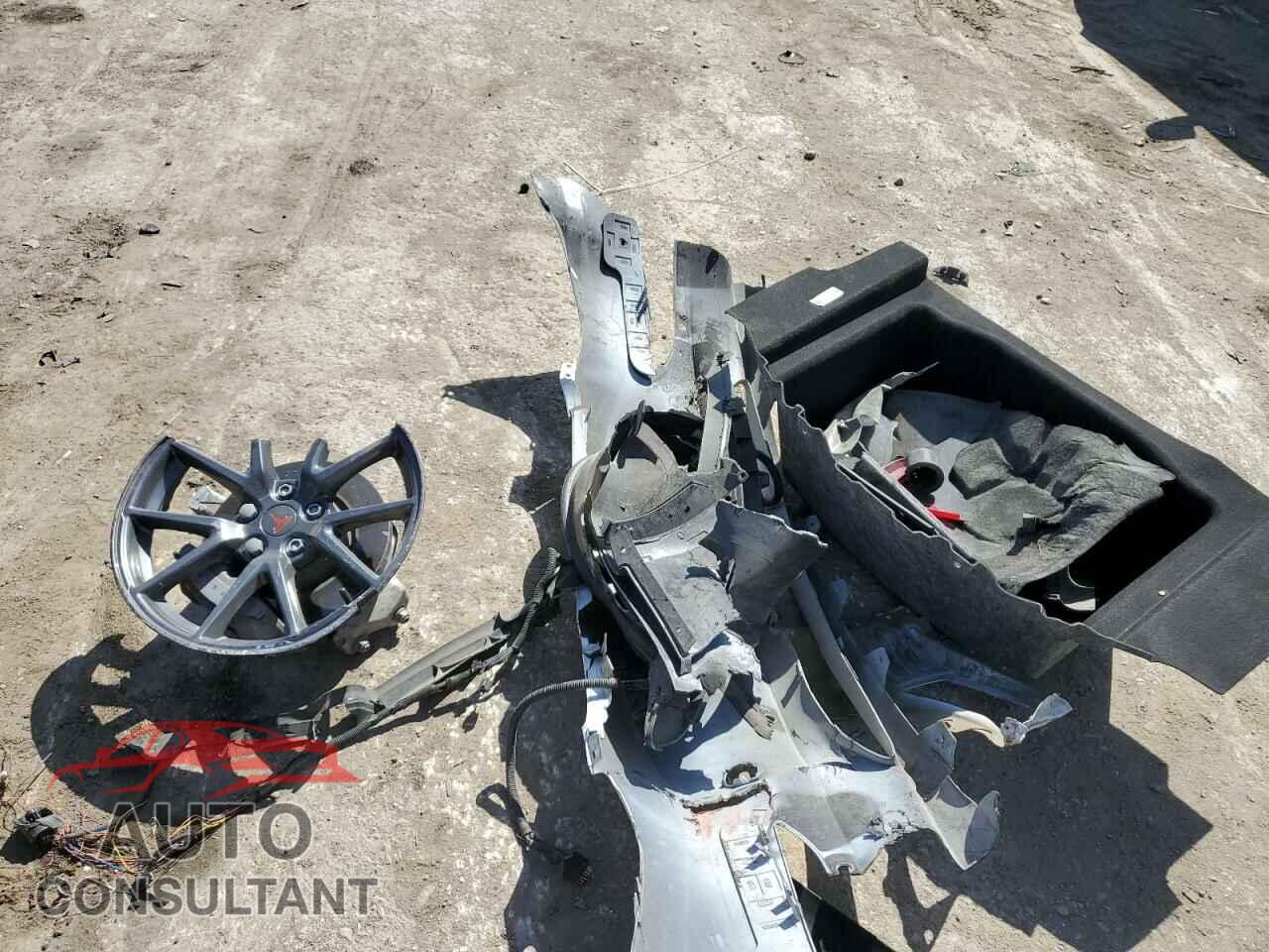 TESLA MODEL 3 2019 - 5YJ3E1EA7KF484596