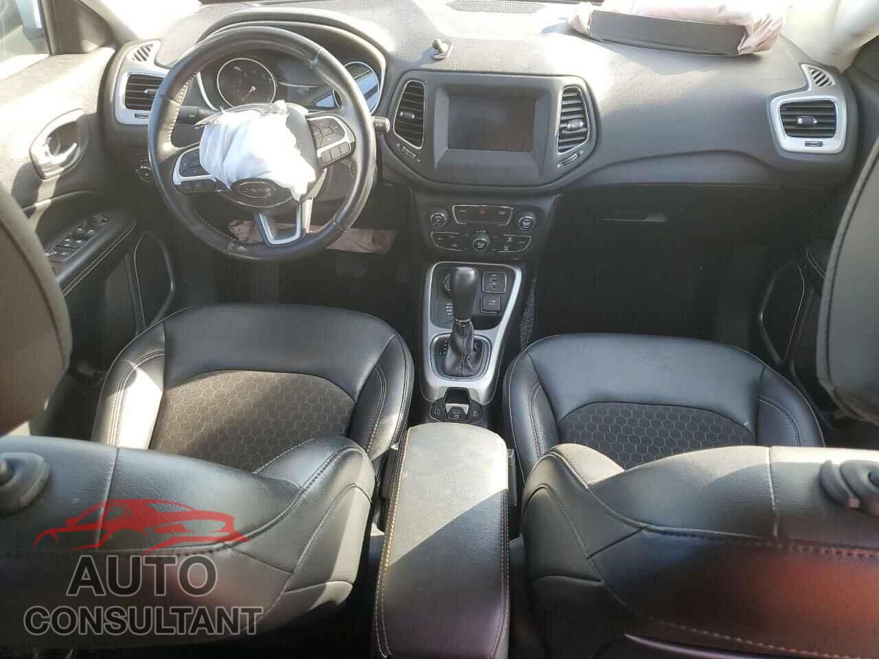 JEEP COMPASS 2020 - 3C4NJDBB0LT101376
