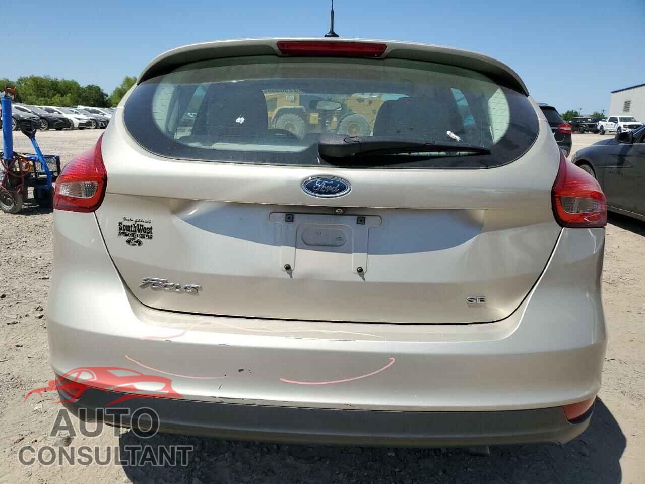 FORD FOCUS 2017 - 1FADP3K26HL303393