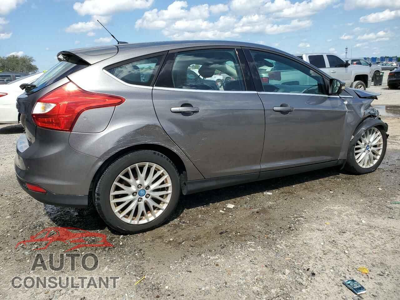 FORD FOCUS 2012 - 1FAHP3M25CL176014