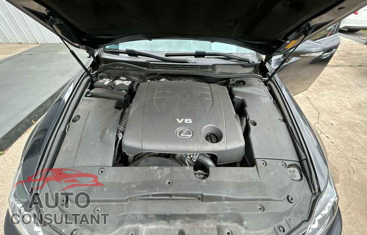 LEXUS IS 2011 - JTHBF5C21B5138295