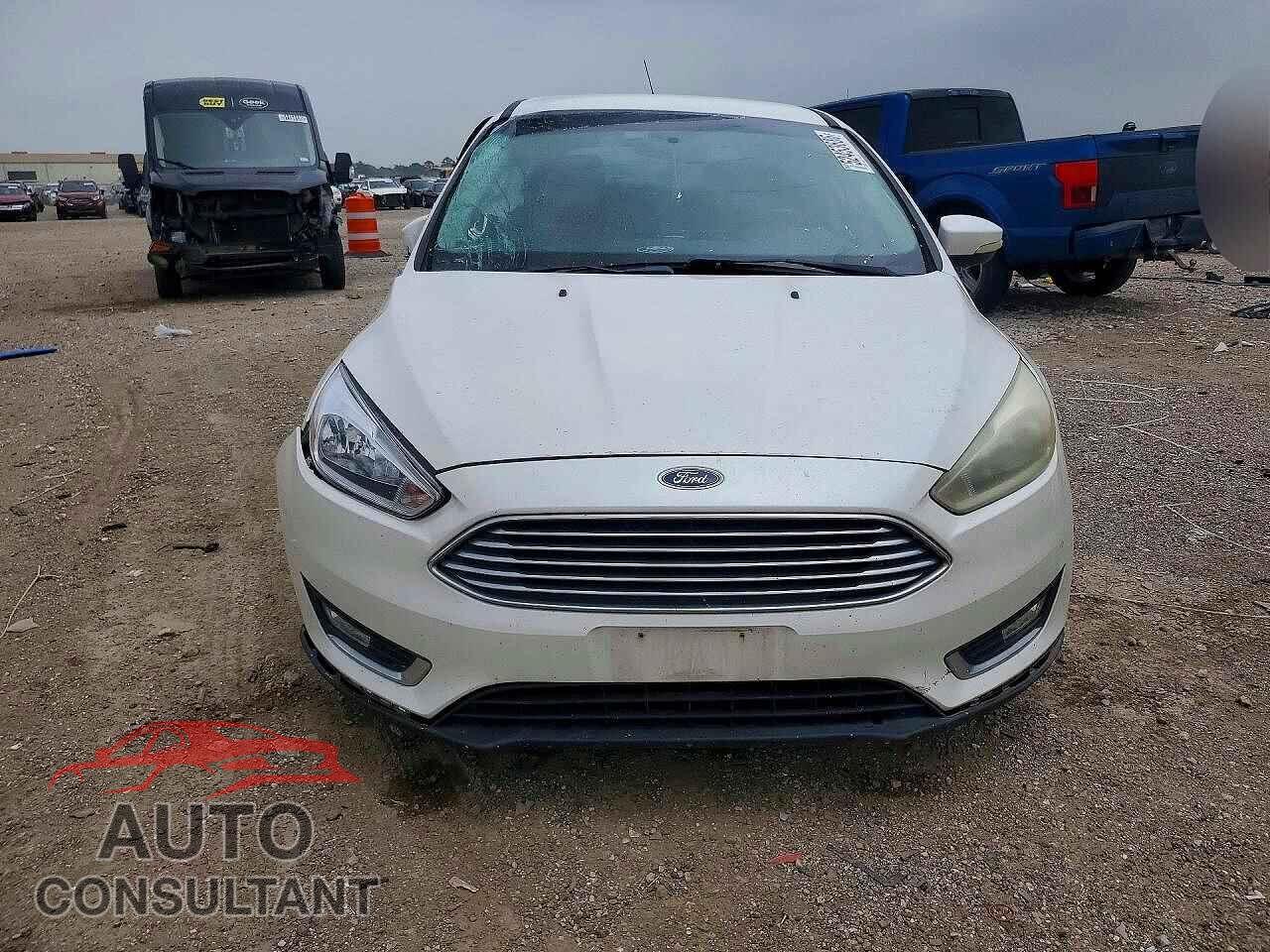 FORD FOCUS 2016 - 1FADP3N26GL295385