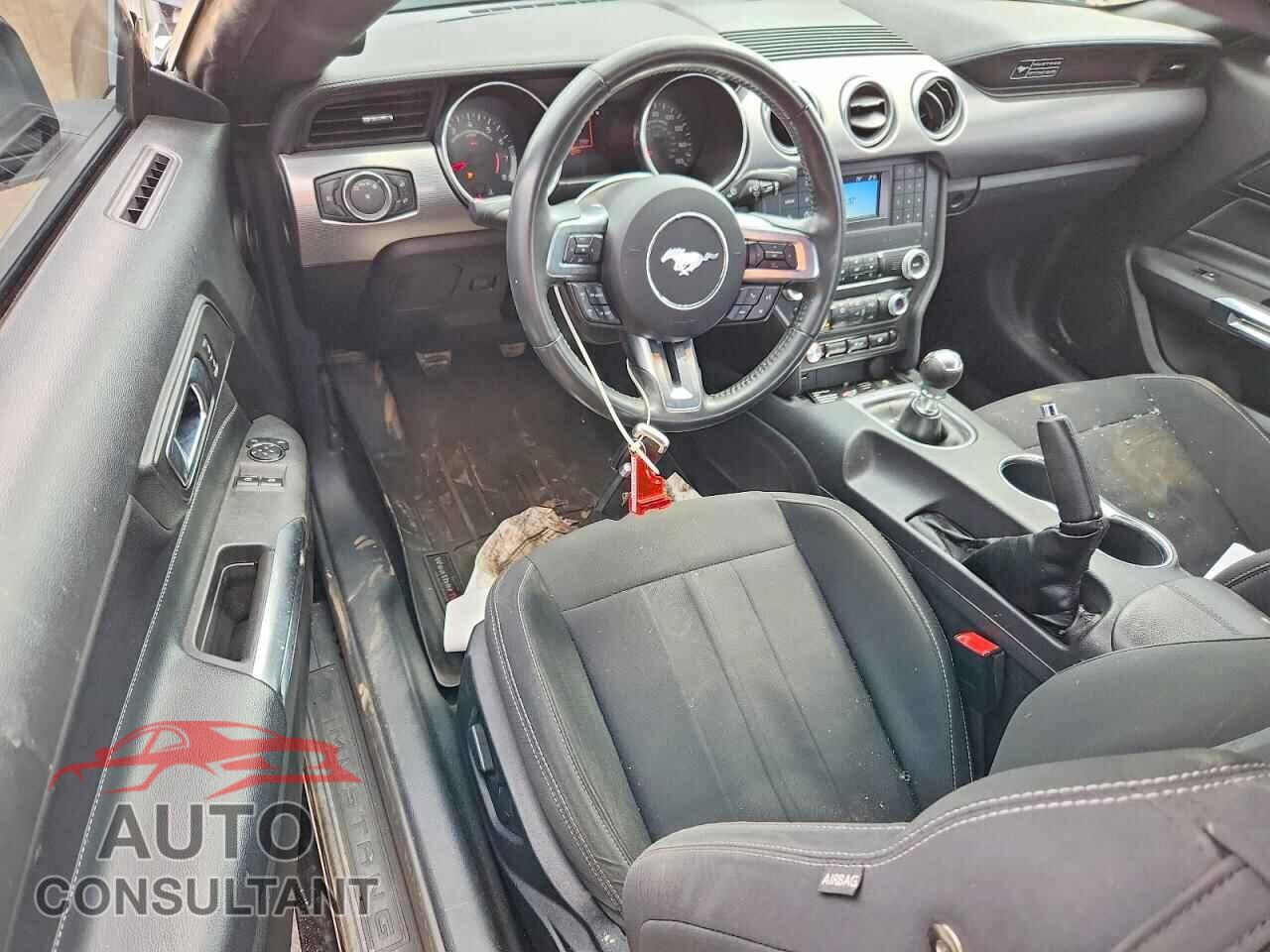 FORD MUSTANG 2020 - 1FA6P8CF5L5186250