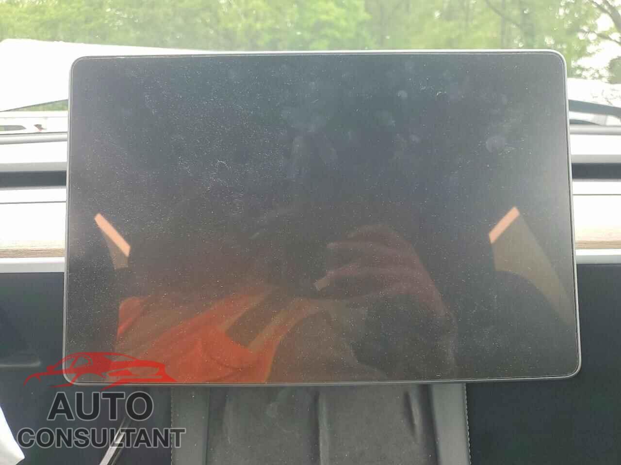 TESLA MODEL Y 2024 - 7SAYGDEE5RA292480