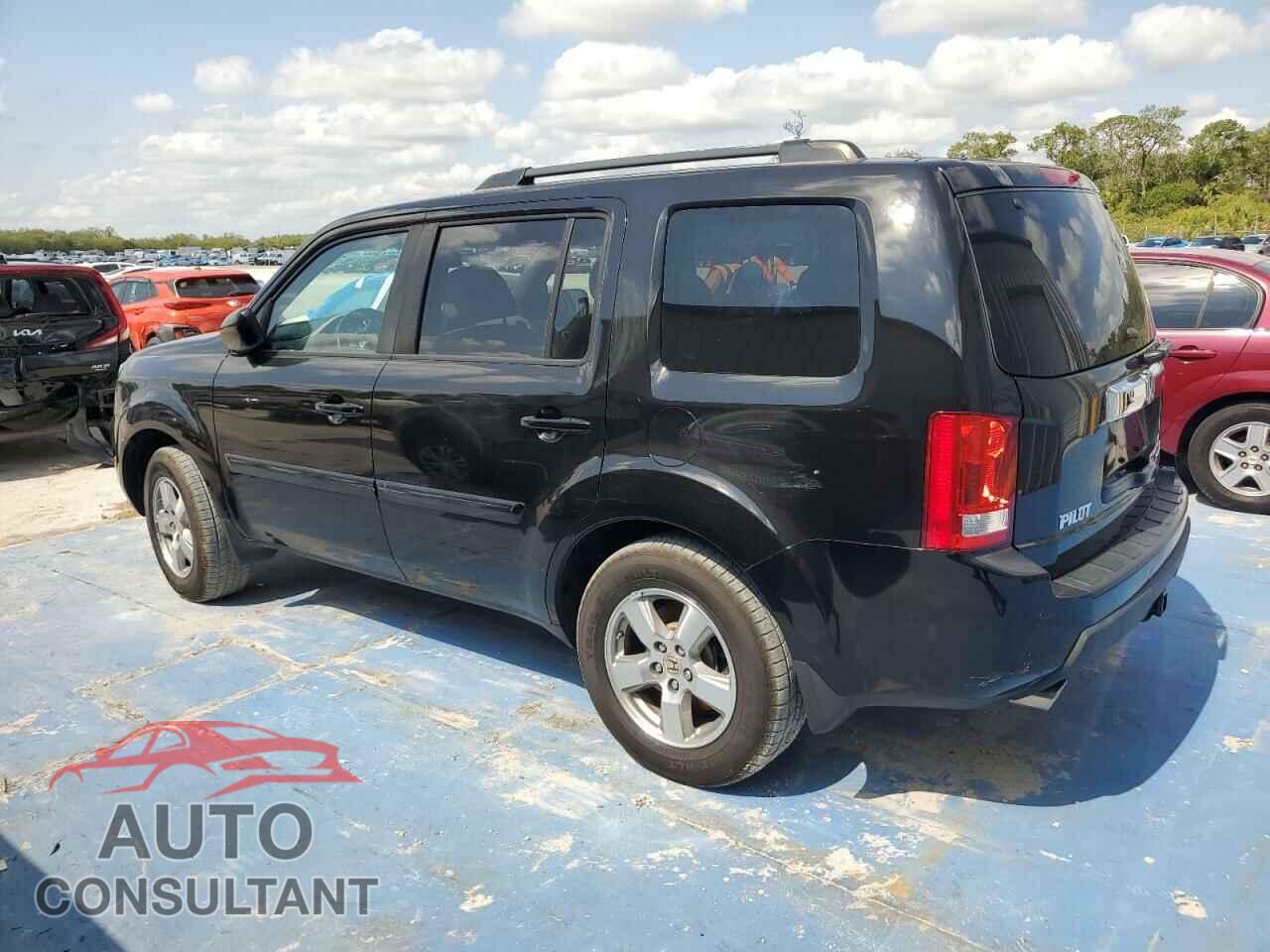 HONDA PILOT 2011 - 5FNYF4H65BB086668