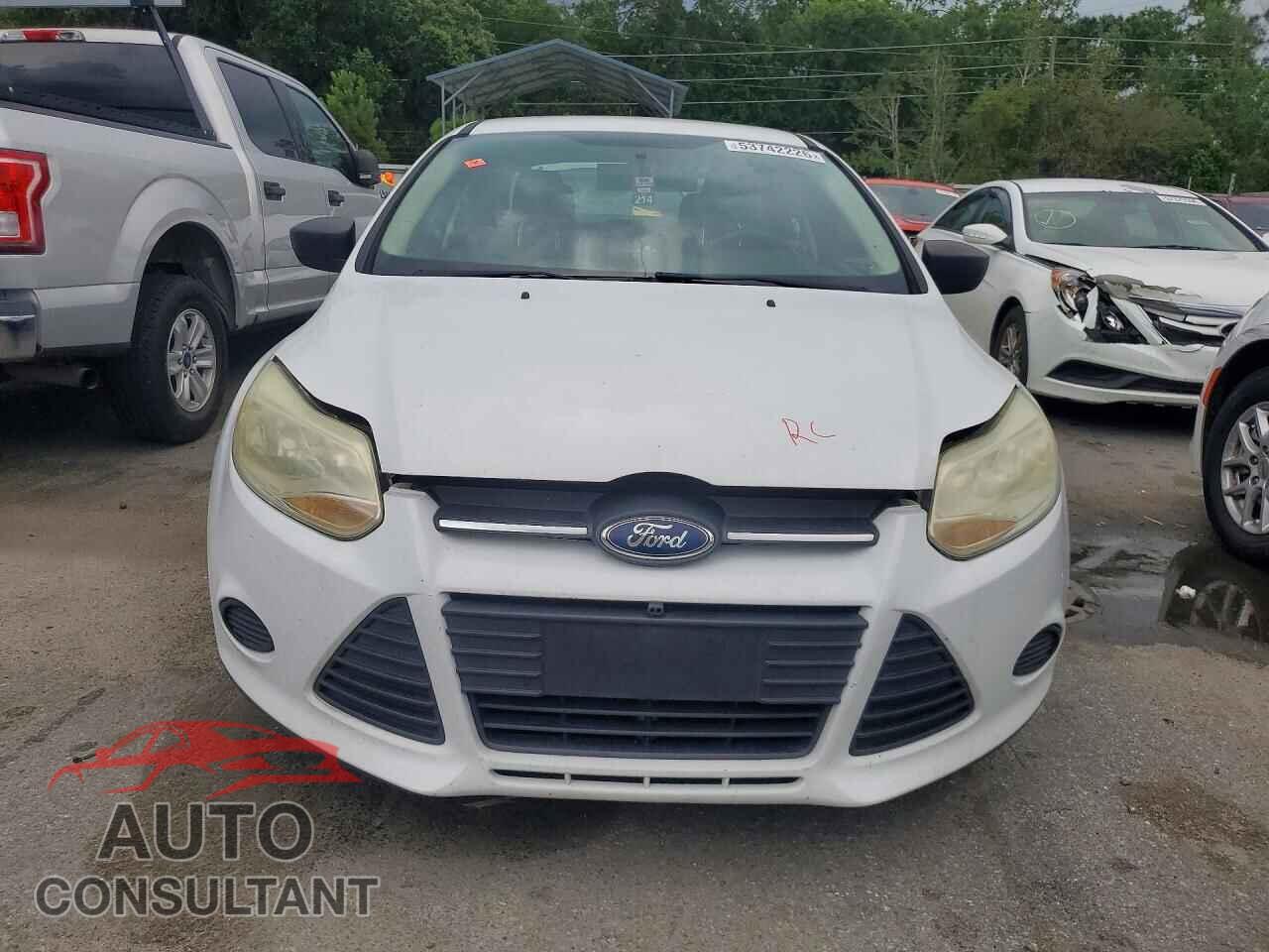 FORD FOCUS 2014 - 1FADP3E24EL401023
