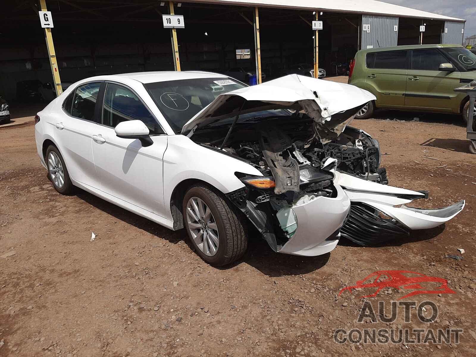 TOYOTA CAMRY 2018 - 4T1B11HK0JU511330