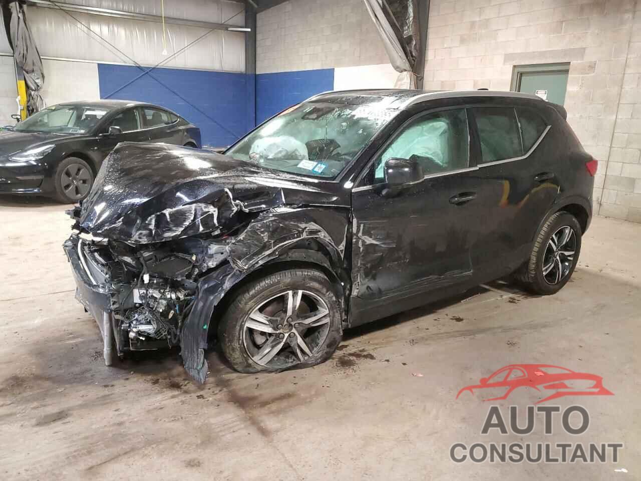 VOLVO XC40 CORE 2024 - YV4L12UK1R2339088